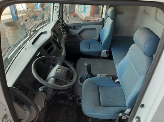 Cabine Volkswagen Constellation Teto Alto completa