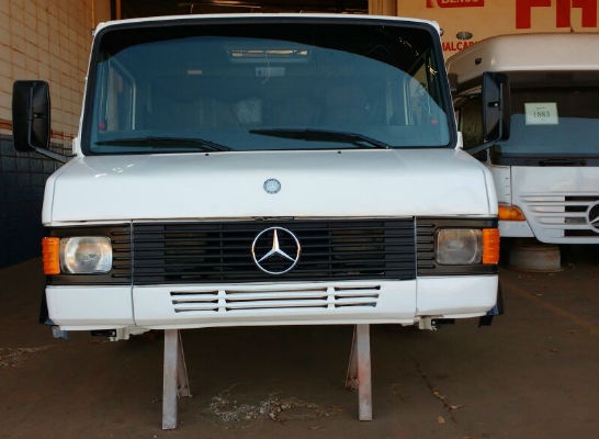 Cabine Mercedes Benz 709/710 montada completa