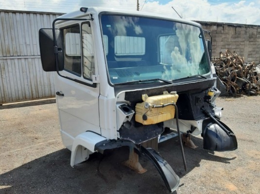 Cabine Mercedes Benz 1218 1418 1618 2318 2325