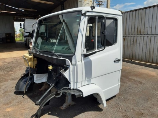 Cabine Mercedes Benz 1218 1418 1618 2318 2325