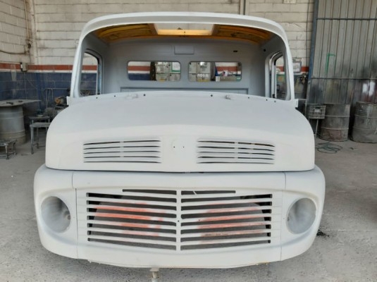 Cabine Mercedes Benz 1113/2213 Nua/Antiga
