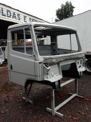 Cabine Mercedes Benz 2638 sem montagens