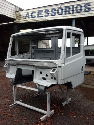 Cabine Mercedes Benz 2638 sem montagens