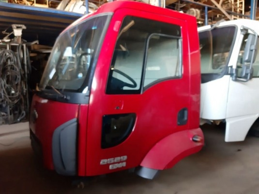 Cabine Ford Cargo 2629 modelo novo