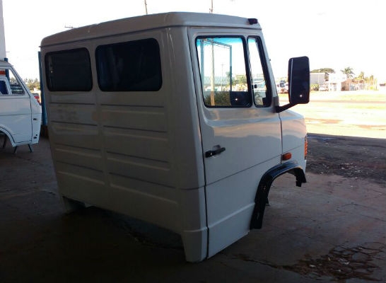 Cabine Mercedes Benz 709/710 montada completa
